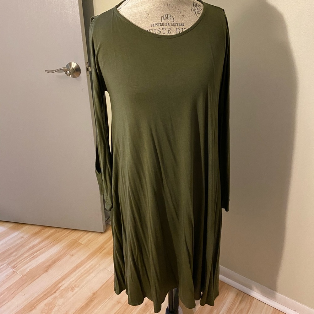 Long slit sleeve cotton shift dress